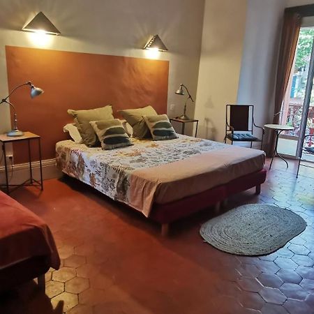 Bed and Breakfast Le Mimosa Saint-Saturnin-de-Lucian Exterior foto