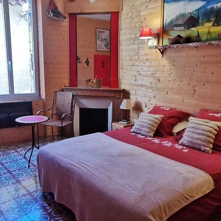 Bed and Breakfast Le Mimosa Saint-Saturnin-de-Lucian Exterior foto