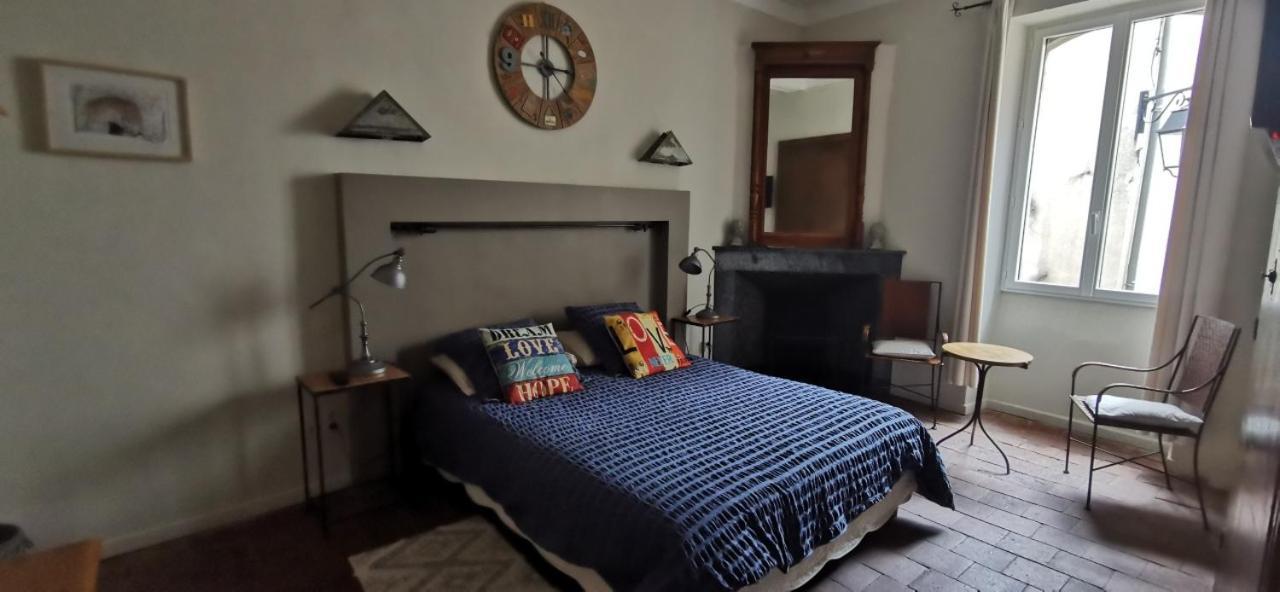 Bed and Breakfast Le Mimosa Saint-Saturnin-de-Lucian Exterior foto